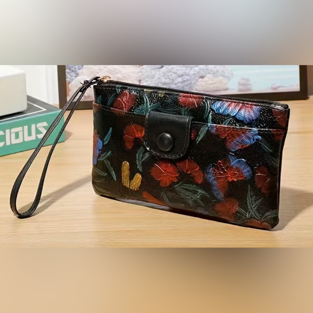 NEW! Textured floral faux leather wristlet black